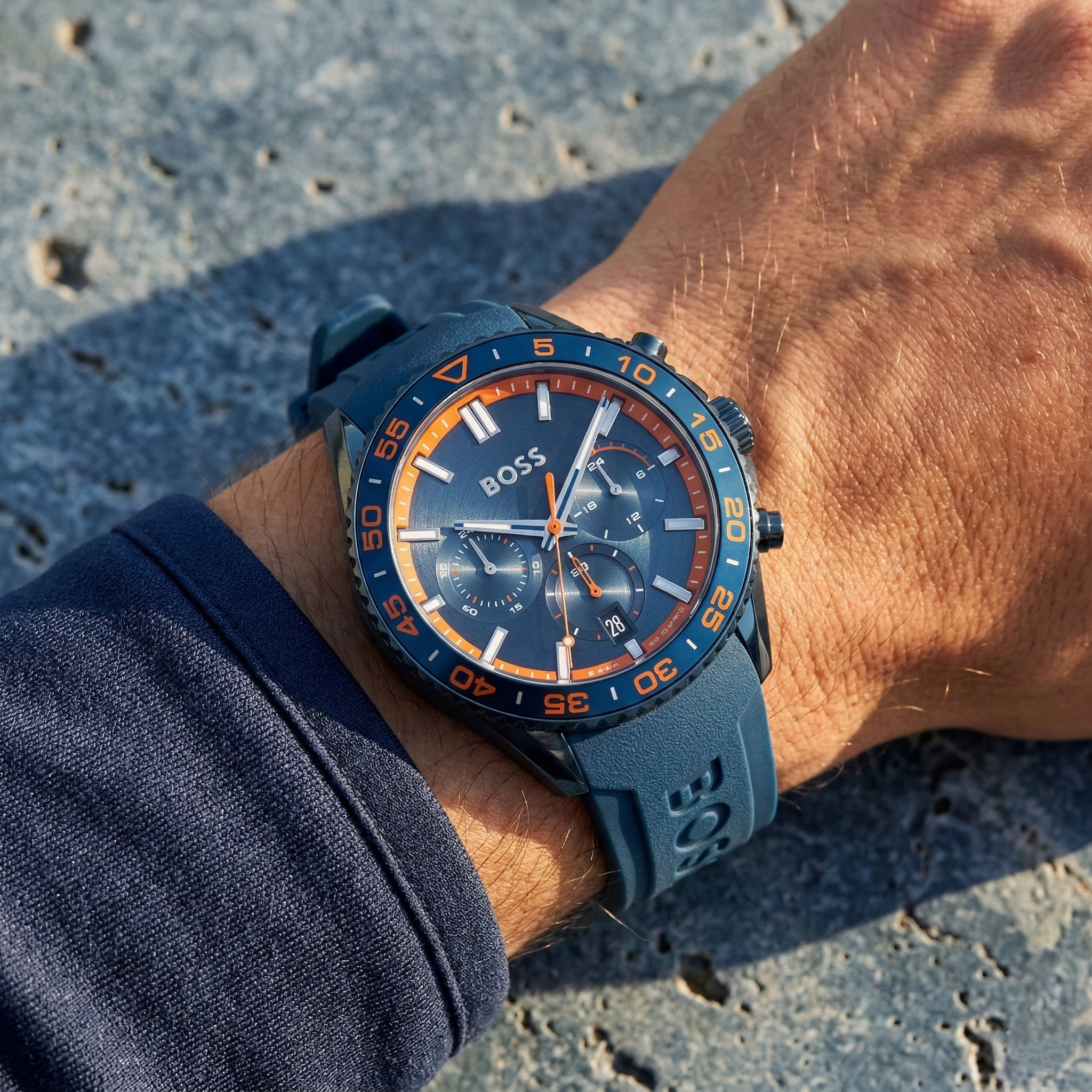 Hugo Boss Volane 1514142 44mm Men’s Chronograph Watch – Blue Dial & Blue Rubber Strap