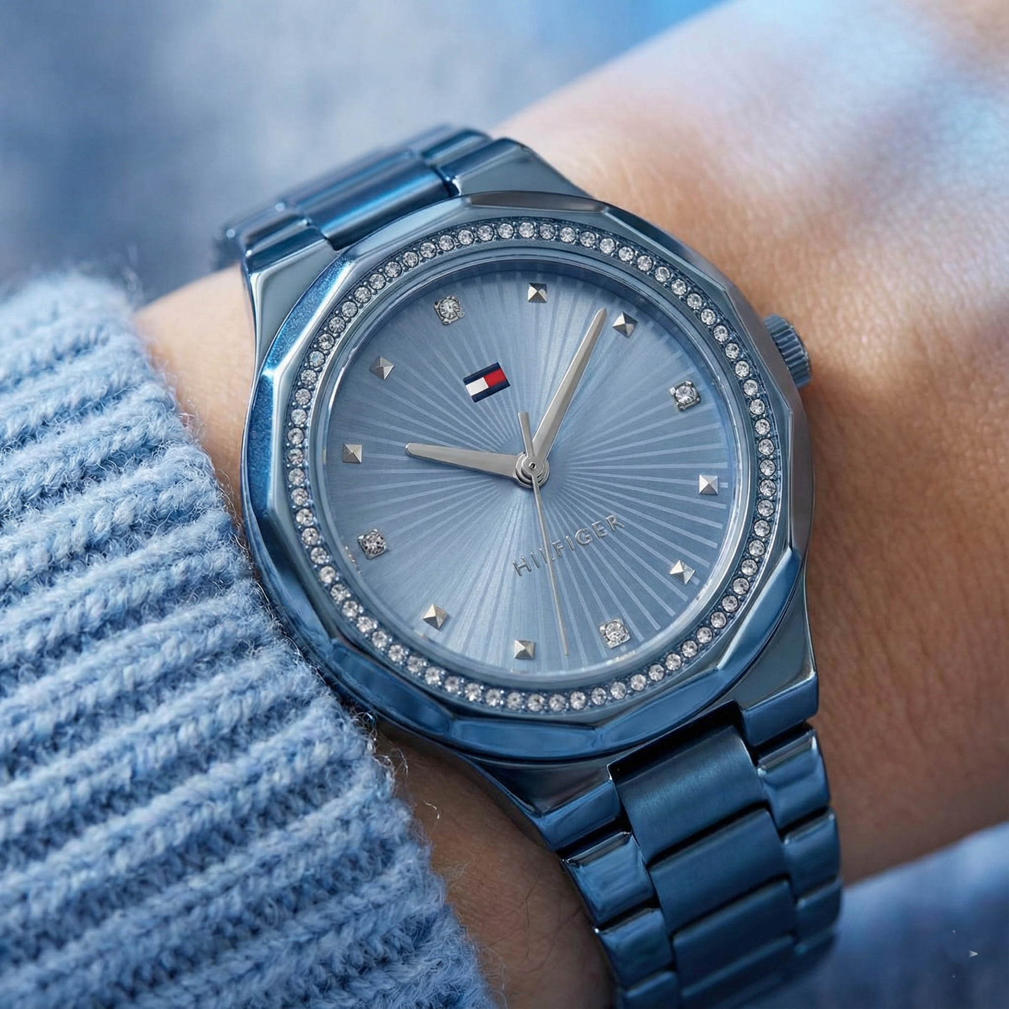 Tommy Hilfiger Signature 1782724 Women's Quartz Watch – Blue Sunray & Silver Stainless Steel Bracelet