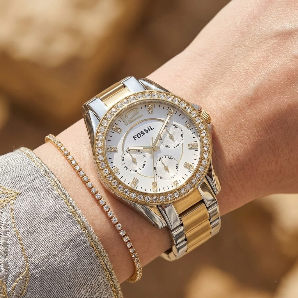 Fossil Riley ES3204 38mm Women’s Watch – Silver Sunray Dial, Two-Tone Bracelet & Crystal-Set Gold-Tone Bezel