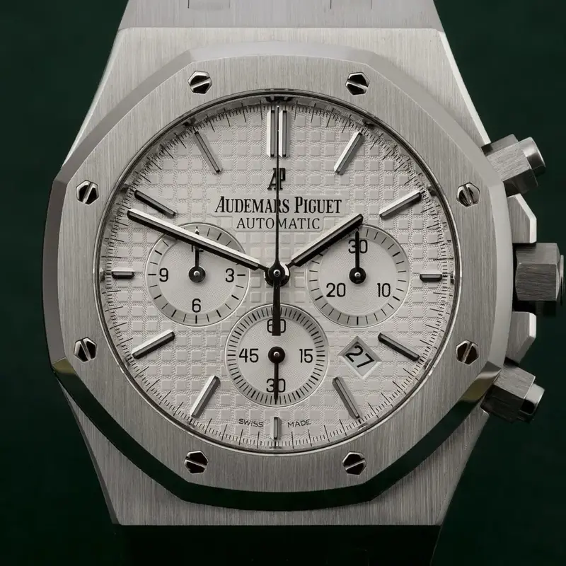 Audemars Piguet Royal Oak Men's Quartz Watch – Black with Silver Stainless Steel Bracelet