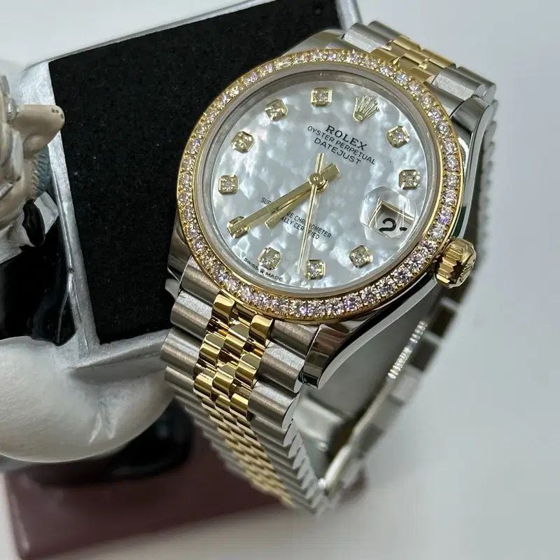 Rolex Datejust 31mm Women’s Master Quality Watch – White Diamond Dial, Yellow Two-Tone Jubilee Bracelet & Yellow Gold-Tone Diamond-Set Bezel