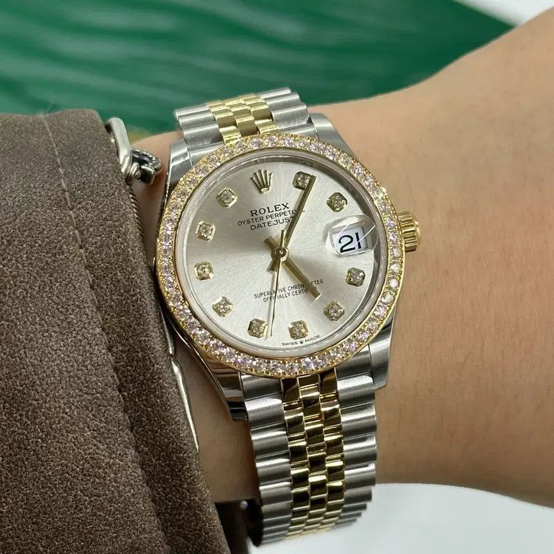 Rolex Datejust 31mm Women’s Master Quality Watch – White Diamond Dial, Yellow Two-Tone Jubilee Bracelet & Yellow Gold-Tone Diamond-Set Bezel