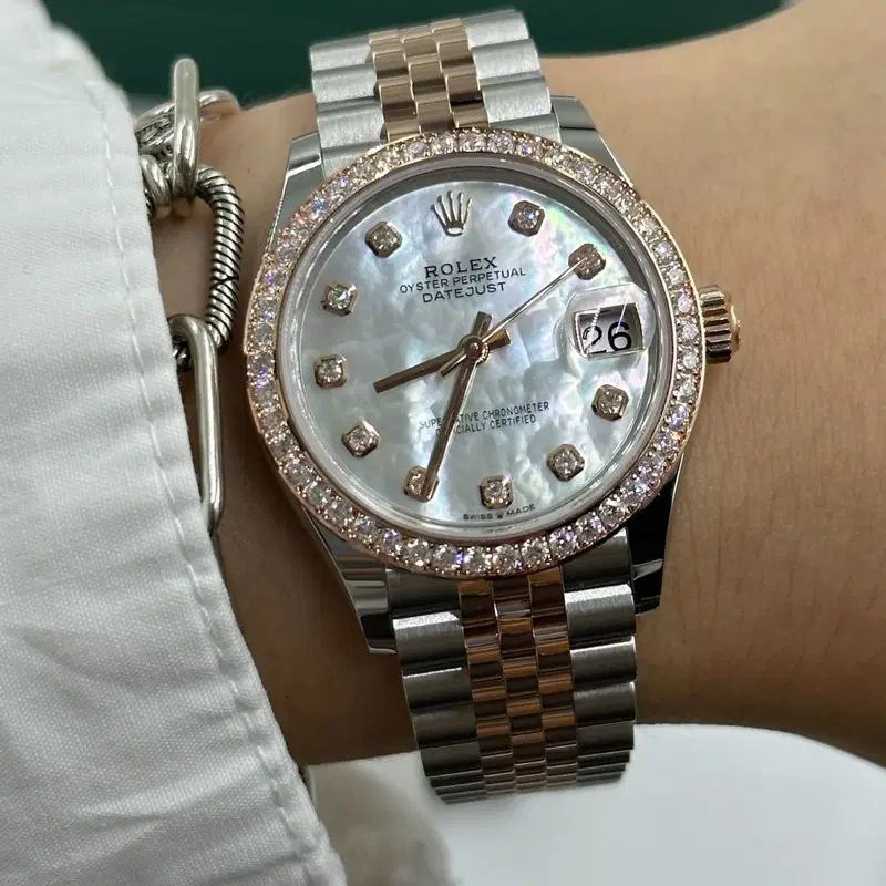 Rolex Datejust 31mm Women’s Master Quality Watch – White Mother-of-Pearl Dial, Rose Two-Tone Jubilee Bracelet & Rose Gold-Tone Fluted Bezel